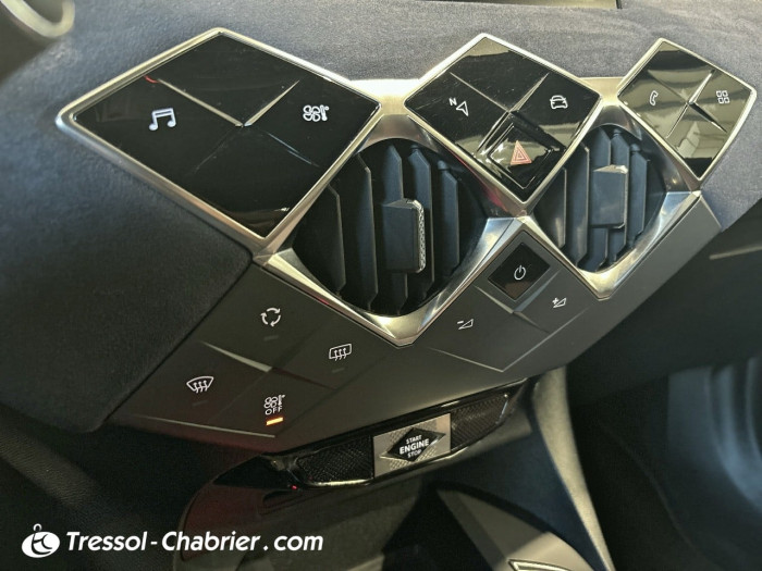 DS DS 3 Crossback DS3 Crossback PureTech 130 EAT8 Ines de la Fressange Paris