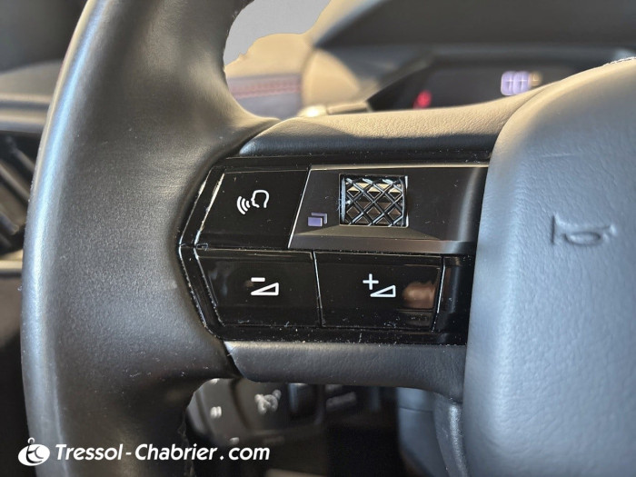 DS DS 3 Crossback DS3 Crossback PureTech 130 EAT8 Ines de la Fressange Paris
