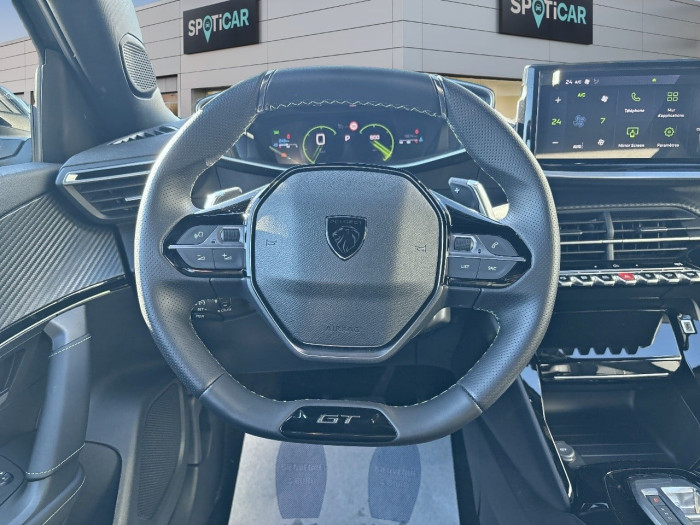 Peugeot 2008 PureTech 130 S&S EAT8 GT