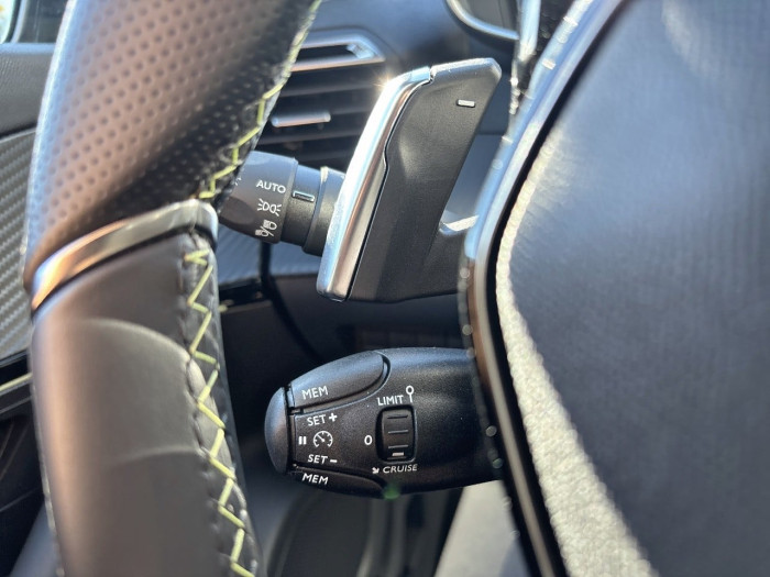 Peugeot 2008 PureTech 130 S&S EAT8 GT