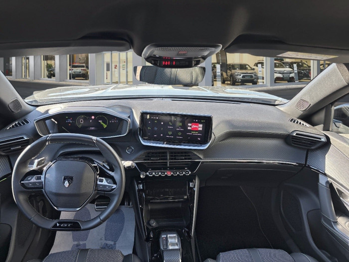 Peugeot 2008 PureTech 130 S&S EAT8 GT