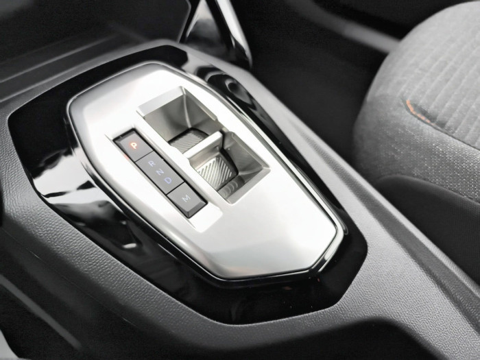 Peugeot 2008 Hybrid 136 e-DCS6 Style