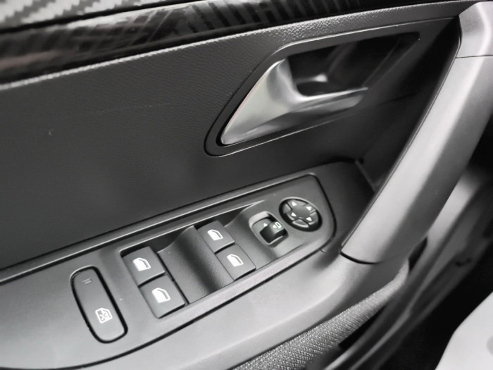 Peugeot 2008 Hybrid 136 e-DCS6 Style
