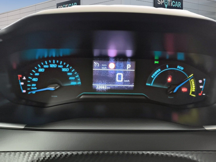 Peugeot 2008 Hybrid 136 e-DCS6 Style