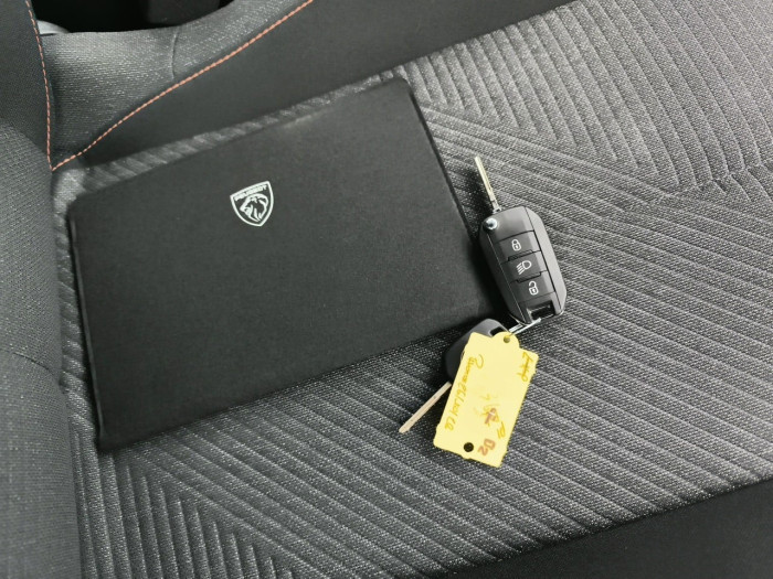 Peugeot 2008 Hybrid 136 e-DCS6 Style