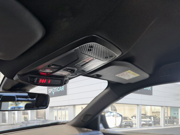 Peugeot 2008 Hybrid 136 e-DCS6 Style
