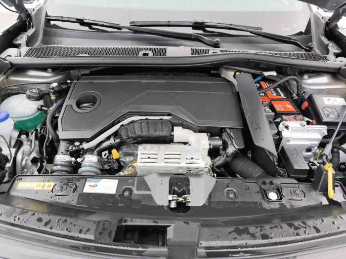 Peugeot 2008 Hybrid 136 e-DCS6 Style