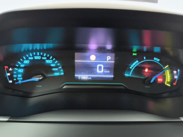 Peugeot 2008 Hybrid 136 e-DCS6 Style