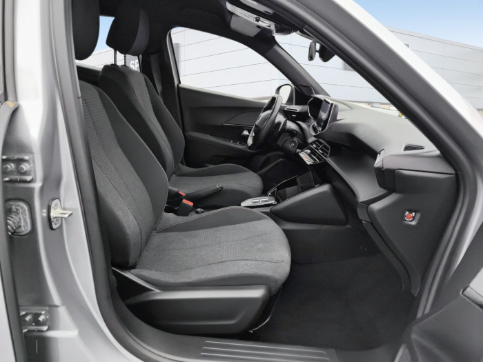 Peugeot 2008 Hybrid 136 e-DCS6 Style