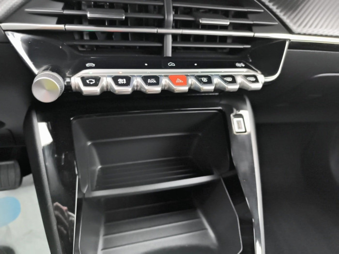 Peugeot 2008 Hybrid 136 e-DCS6 Style