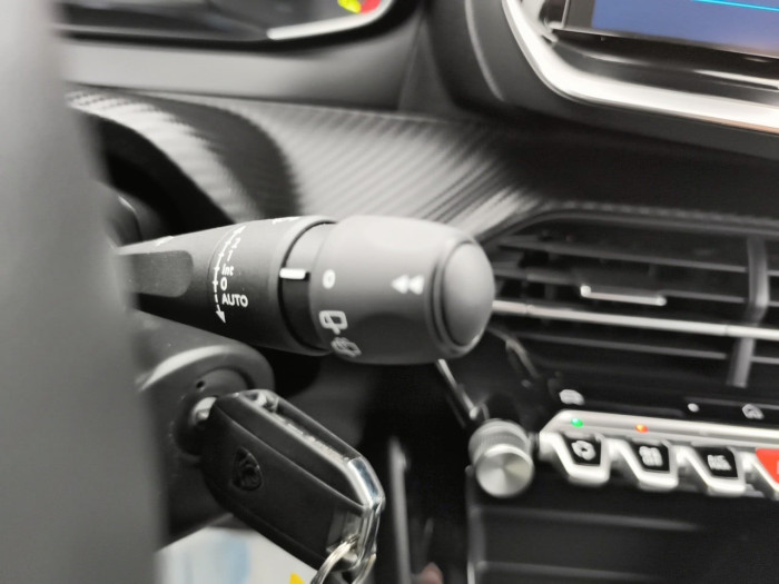 Peugeot 2008 Hybrid 136 e-DCS6 Style