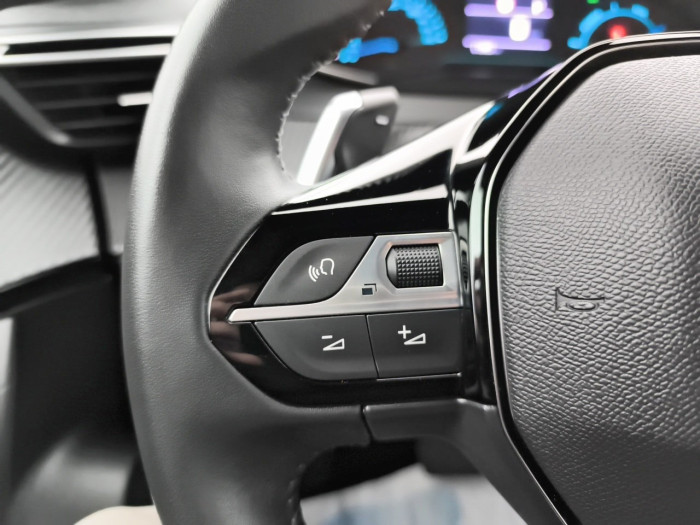 Peugeot 2008 Hybrid 136 e-DCS6 Style