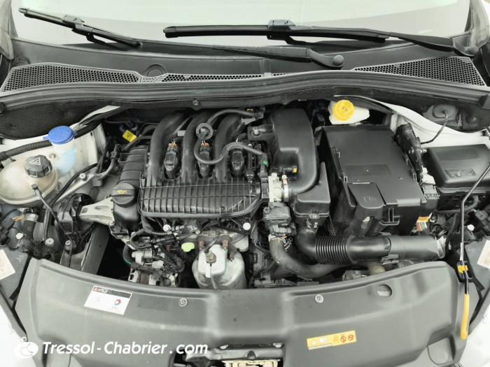 Peugeot 208 PureTech 82ch S&S BVM5 Signature