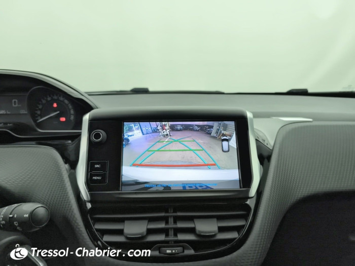 Peugeot 208 PureTech 82ch S&S BVM5 Signature