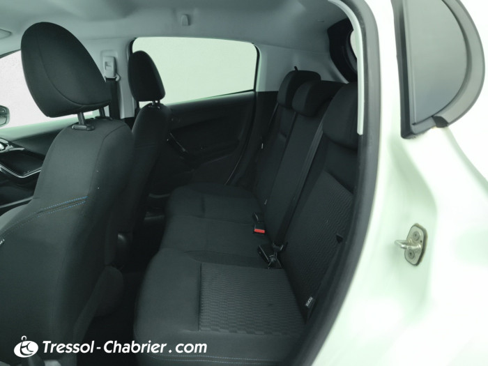 Peugeot 208 PureTech 82ch S&S BVM5 Signature