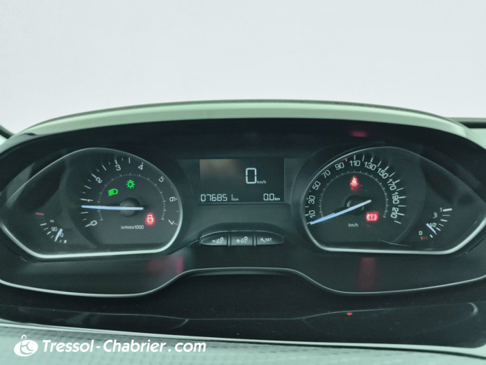 Peugeot 208 PureTech 82ch S&S BVM5 Signature