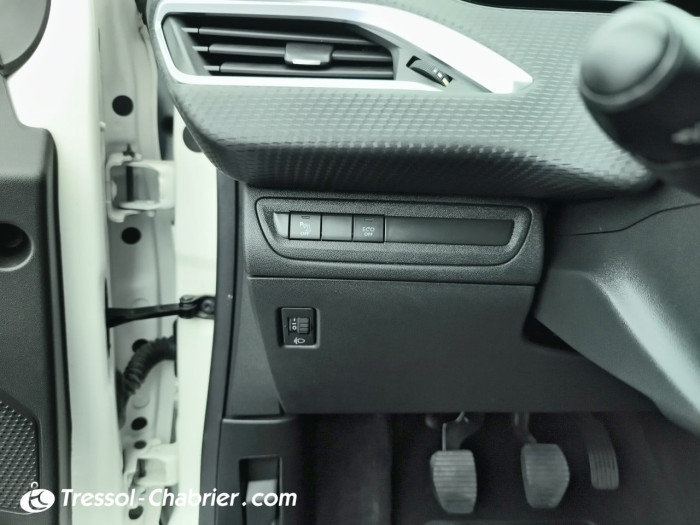 Peugeot 208 PureTech 82ch S&S BVM5 Signature