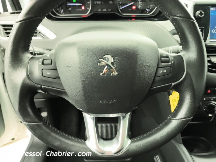 Peugeot 208 PureTech 82ch S&S BVM5 Signature