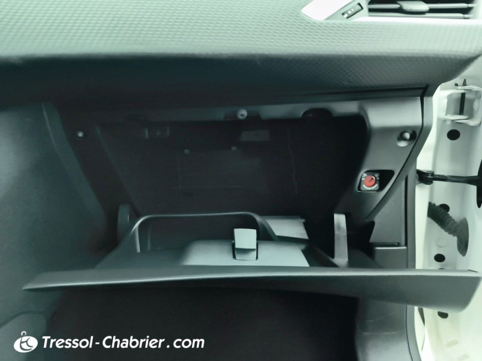 Peugeot 208 PureTech 82ch S&S BVM5 Signature