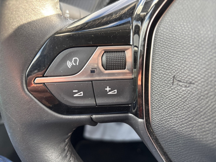 Peugeot 208 PureTech 100 S&S BVM6 Style