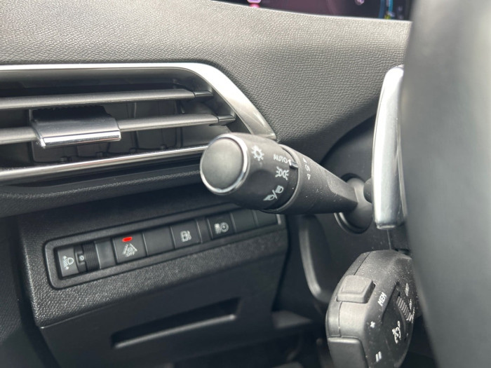 Peugeot 3008 Hybrid 180 e-EAT8 Allure Pack