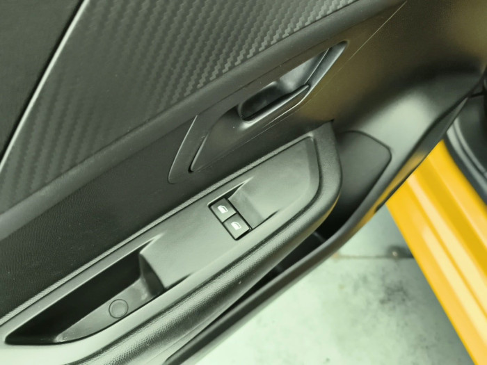 Peugeot 208 PureTech 75 S&S BVM5 Like