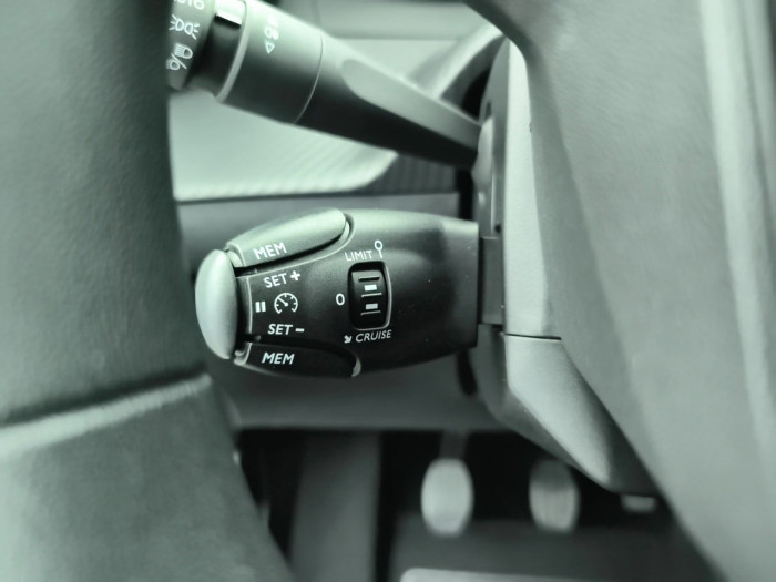 Peugeot 208 PureTech 75 S&S BVM5 Like