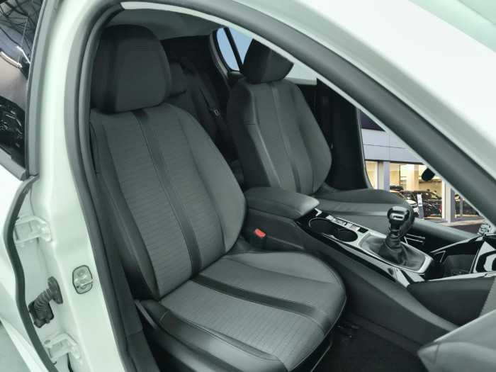 Peugeot 208 PureTech 100 S&S BVM6 Allure