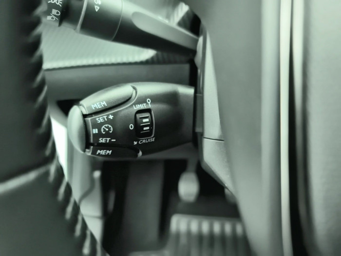 Peugeot 208 PureTech 100 S&S BVM6 Allure