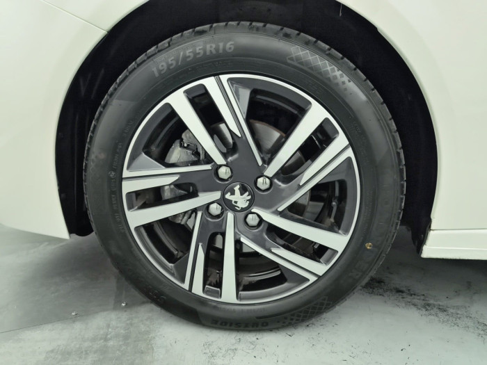 Peugeot 208 PureTech 100 S&S BVM6 Allure