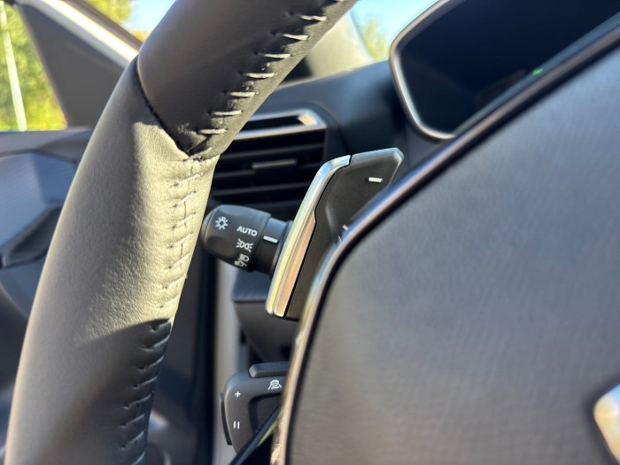 Peugeot 2008 Nouveau Hybrid 145 ch e-DCS6 Allure