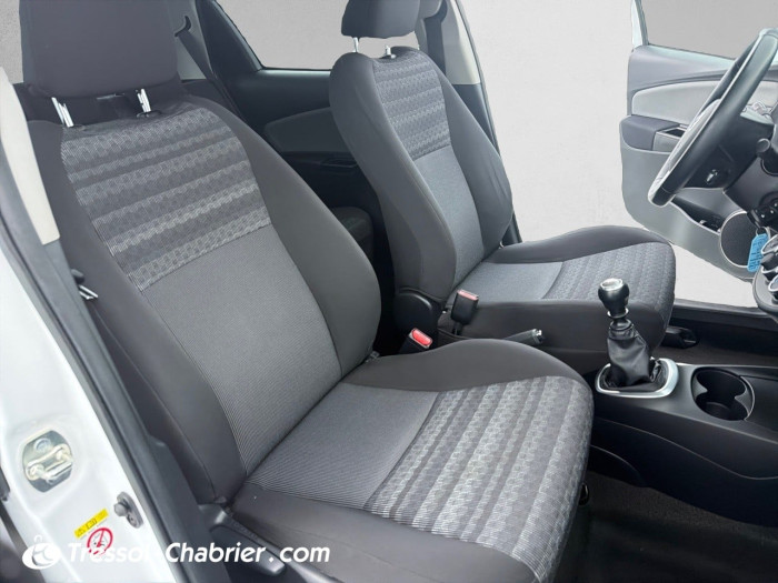Toyota YARIS LCA 2016 100 VVT-i Dynamic