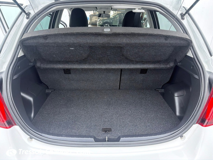 Toyota YARIS LCA 2016 100 VVT-i Dynamic