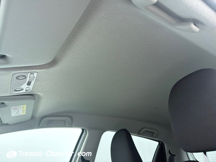 Toyota YARIS LCA 2016 100 VVT-i Dynamic