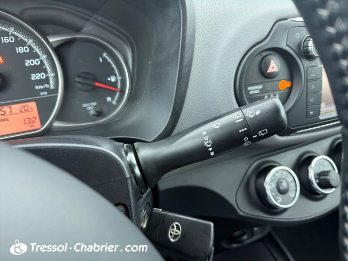 Toyota YARIS LCA 2016 100 VVT-i Dynamic