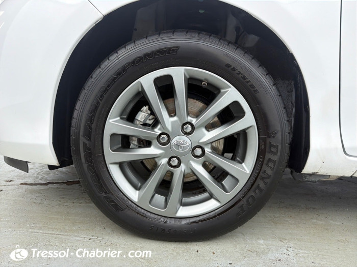 Toyota YARIS LCA 2016 100 VVT-i Dynamic