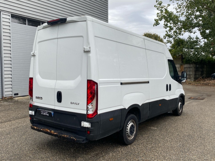 IVECO Daily 35S Fg 35S14H V12