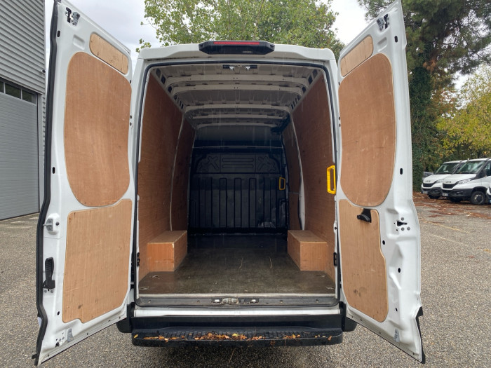 IVECO Daily 35S Fg 35S14H V12