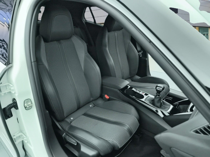Peugeot 2008 PureTech 130 S&S BVM6 GT