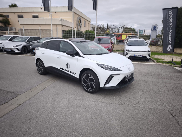 MG MG4 EV Nouveau 77kWh - 180 kW Premium