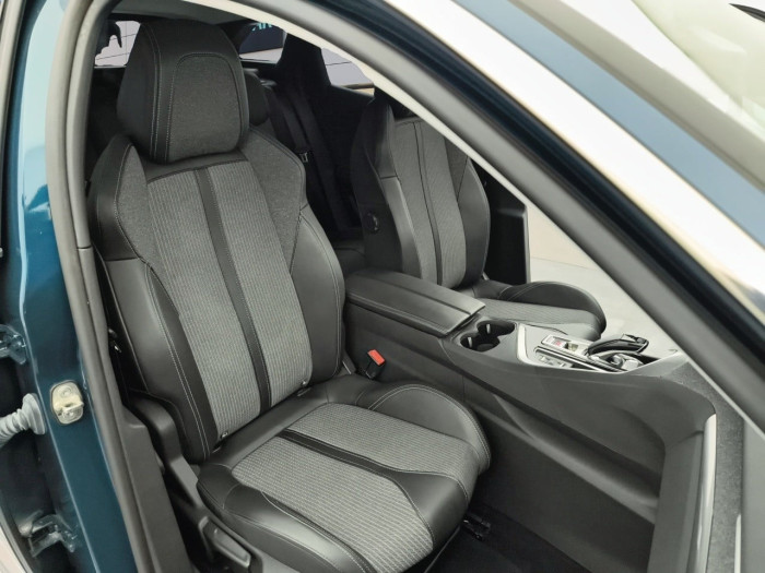 Peugeot 3008 Hybrid 225 e-EAT8 Allure Pack