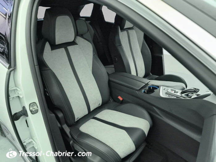 Peugeot 3008 Hybrid4 300 e-EAT8 GT