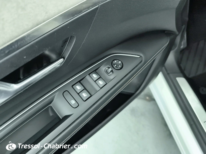 Peugeot 3008 Hybrid4 300 e-EAT8 GT