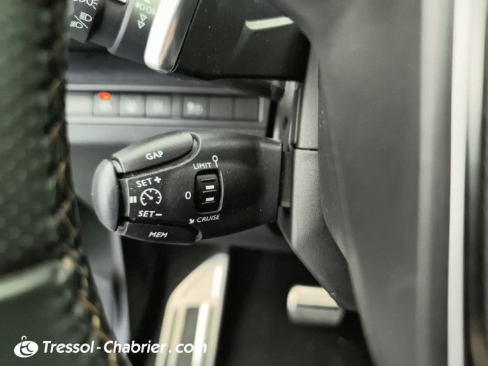 Peugeot 3008 Hybrid4 300 e-EAT8 GT