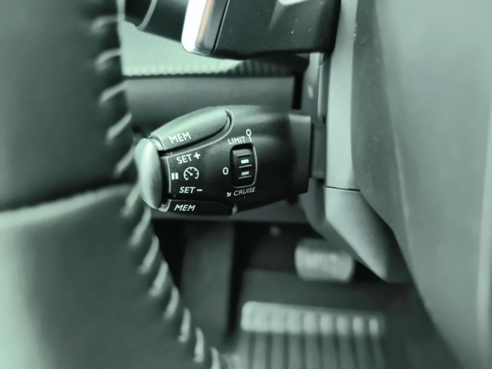 Peugeot 208 PureTech 100 S&S EAT8 Allure Pack