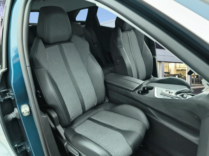 Peugeot 3008 Hybrid 225 e-EAT8 Allure Pack
