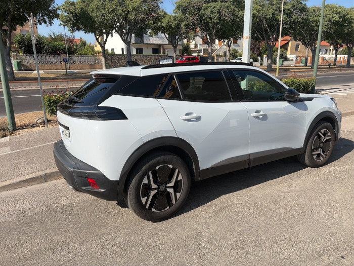 Peugeot 2008 PureTech 130 S&S EAT8 Allure
