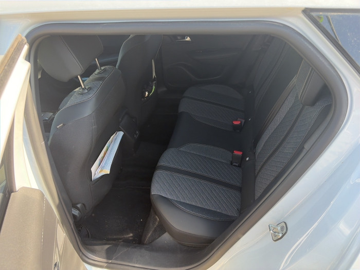 Peugeot 2008 PureTech 130 S&S EAT8 Allure