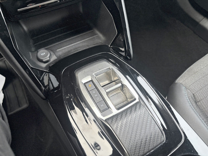 Peugeot 2008 BlueHDi 130 S&S EAT8 Allure