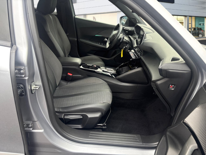 Peugeot 2008 BlueHDi 130 S&S EAT8 Allure